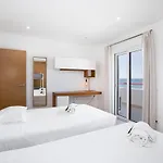 Centralgarve - Beachfront With Pool Penthouse * קווארטיירה