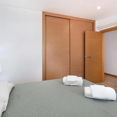 Centralgarve - Beachfront With Pool Penthouse 아파트