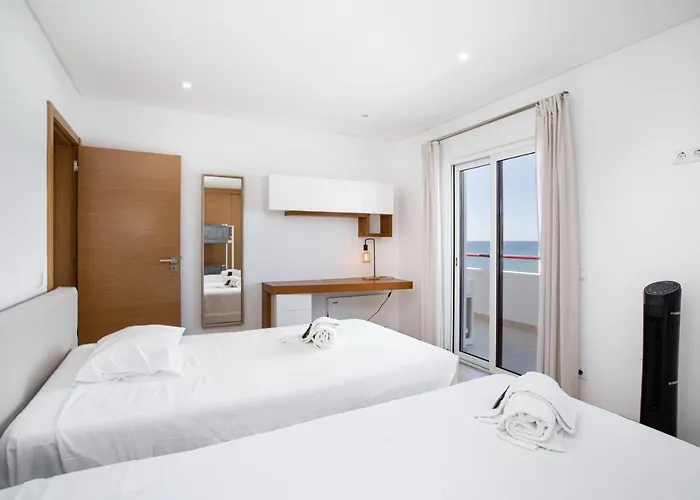 Centralgarve - Beachfront With Pool Penthouse * 奎特里拉